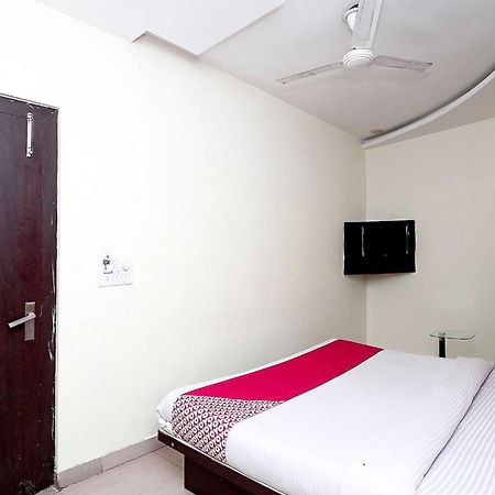 Oyo Flagship Hotel Krishna Chinhat エクステリア 写真