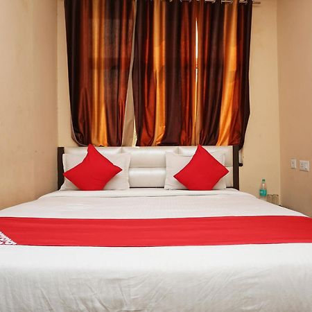 Oyo Flagship Hotel Krishna Chinhat エクステリア 写真