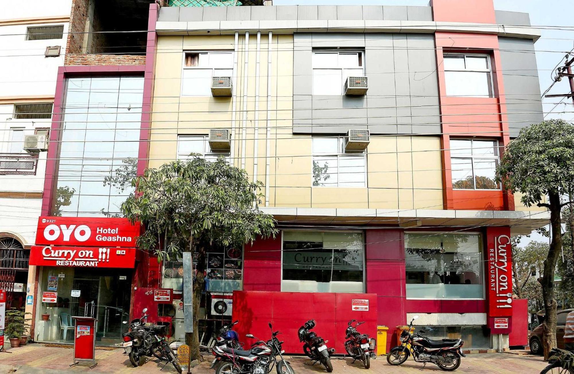 Oyo Flagship Hotel Krishna Chinhat エクステリア 写真