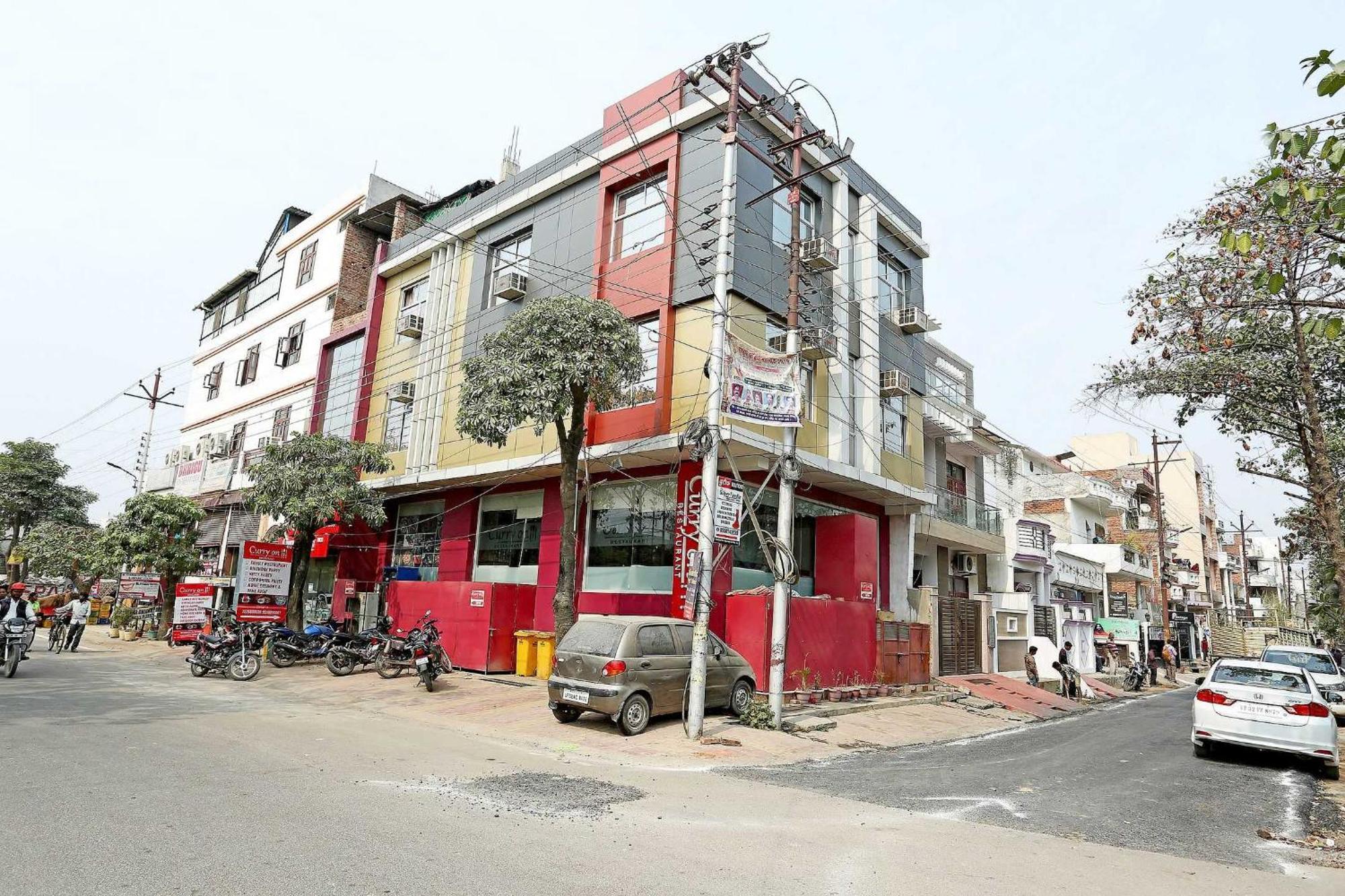 Oyo Flagship Hotel Krishna Chinhat エクステリア 写真