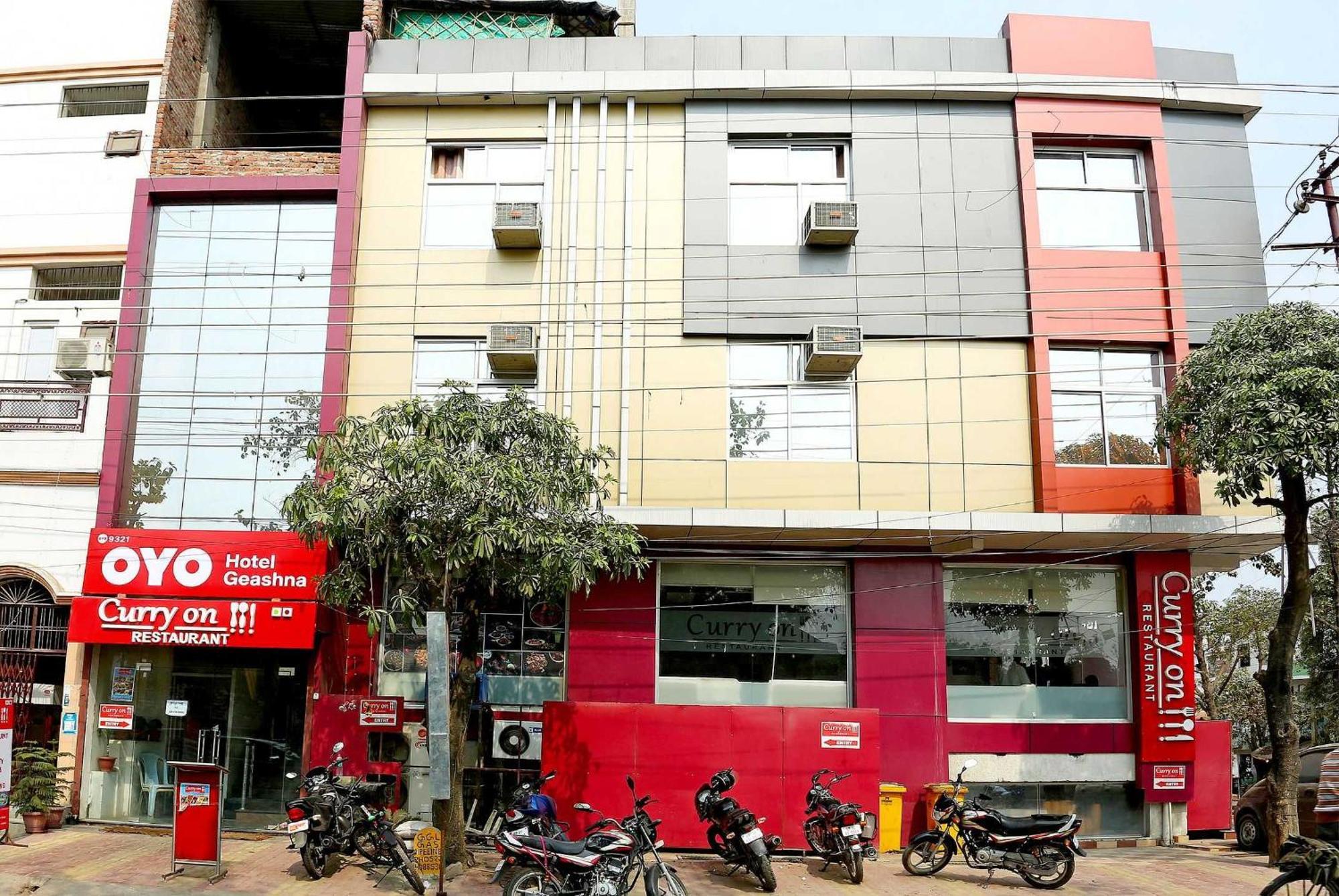Oyo Flagship Hotel Krishna Chinhat エクステリア 写真